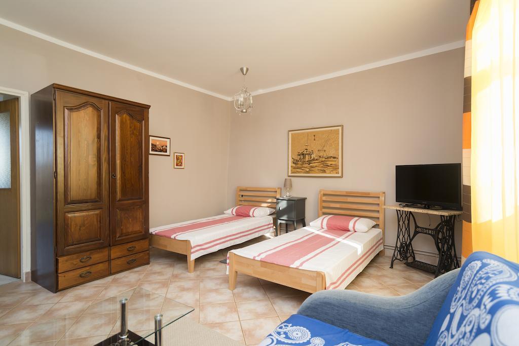 Apartments & Rooms Buoni Amici Murine Ngoại thất bức ảnh