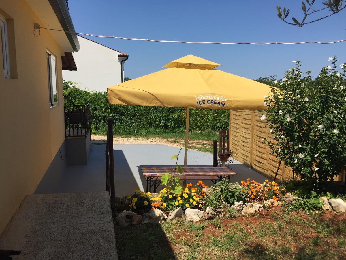 Apartments & Rooms Buoni Amici Murine Ngoại thất bức ảnh